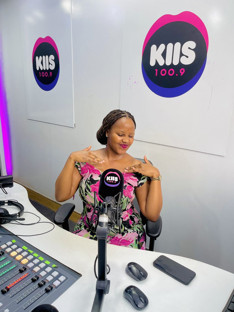 KIIS_FM_Uganda's tweet image. The Sun may be shying away but the hits are bold . Lisa has got the aux , dial in !
#kiis100 #hothitsforkampala #kiisfmug