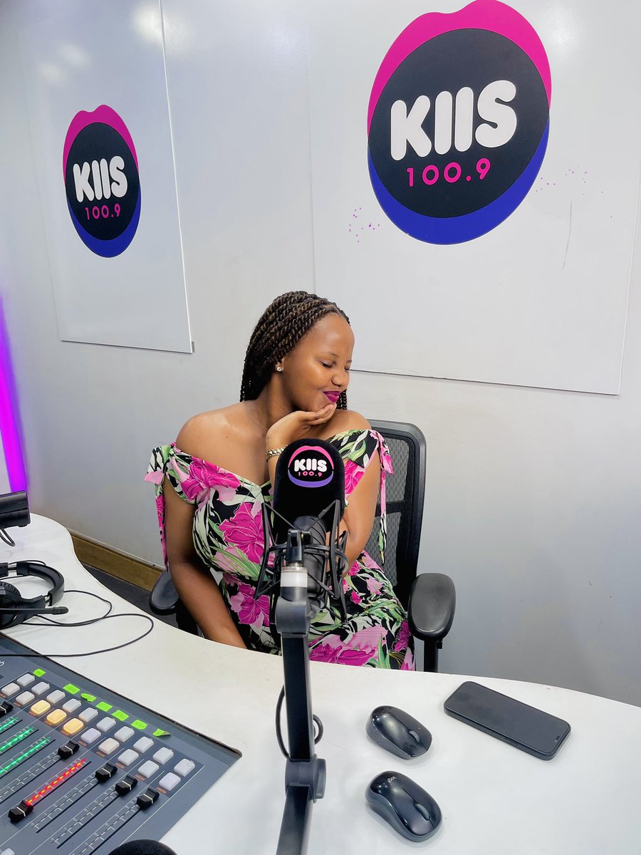 KIIS_FM_Uganda's tweet image. The Sun may be shying away but the hits are bold . Lisa has got the aux , dial in !
#kiis100 #hothitsforkampala #kiisfmug