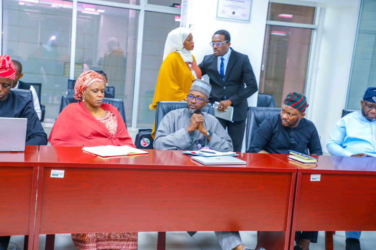 Galaxybackbone's tweet image. Yesterday, it was a great privilege for us to welcome our Permanent Secretary at the Federal Ministry of Communications, Innovation and Digital Economy, @FMCIDENigeria Mr. Adeladan, Rafiu Olarinre on his very first official visit to @Galaxybackbone
He was received by our…