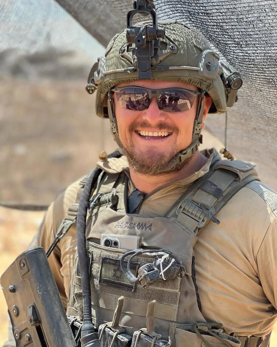 DovLipman's tweet image. ANOTHER SMILE GONE
We mourn again.
IDF reservist Vladimir Loza, aged 36, a husband and father of a young daughter, was killed while fighting Hamas terrorists in Rafah.
May God comfort the Loza family among the mourners of Zion and Jerusalem.