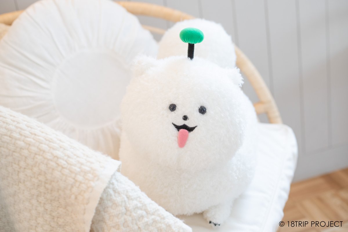 charatoru's tweet image. ✈️7月発売商品✈️
【18TRIP しゅうまい寝そべりBIGぬいぐるみ】

「18TRIP」より、HAMAツアーズの看板犬“しゅうまい”のBIGぬいぐるみが登場🐾
ふわふわの毛並みと愛くるしい表情は、一目見ただけで連れて帰ってしまいたくなるほどの可愛さです🥺🤍
#エイトリ

取扱店舗はこちら🔍…