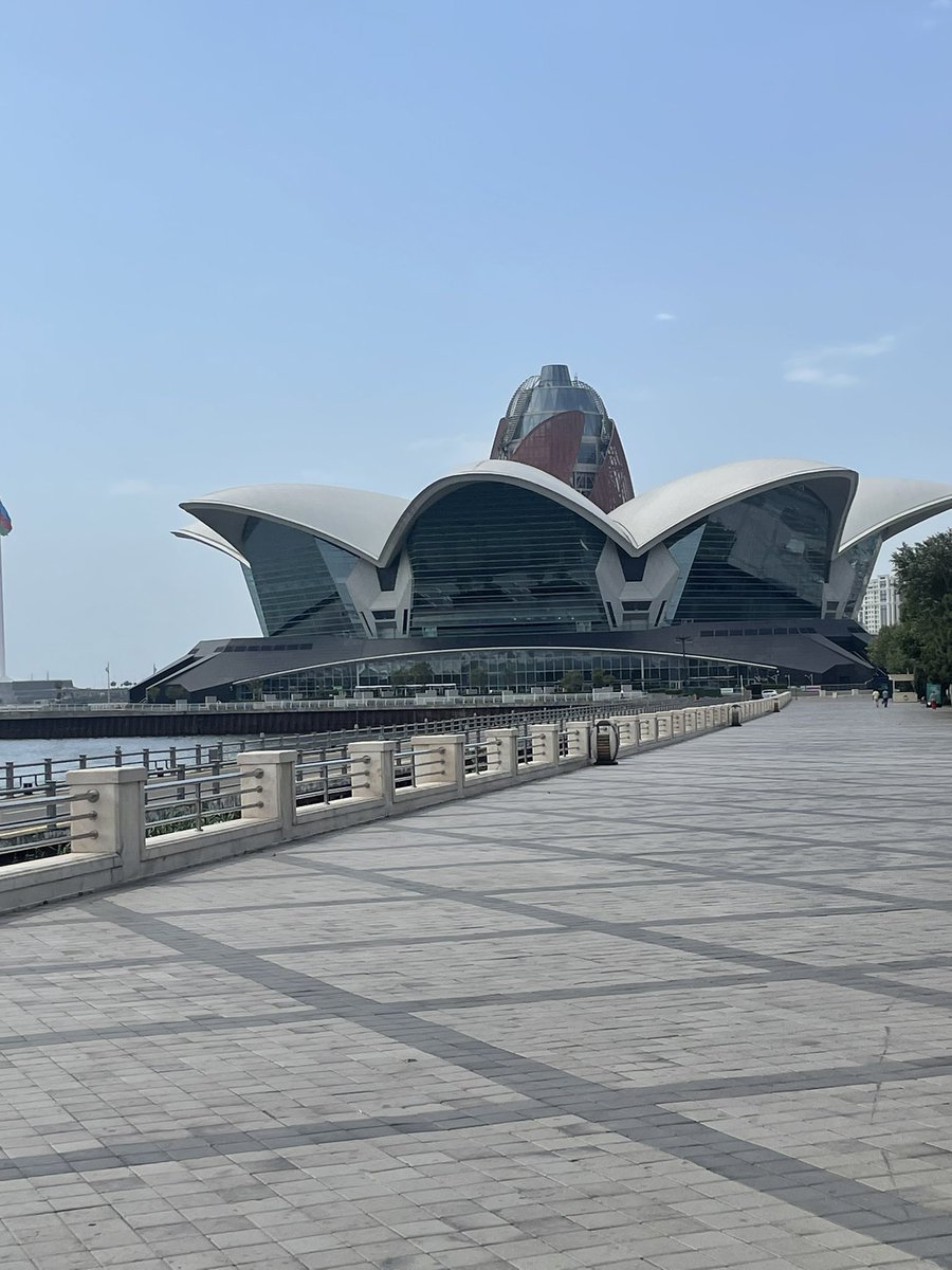vbeesten's tweet photo. I Baku i dida bili su torcida 🇦🇿 https://t.co/IHE9t2VzPN