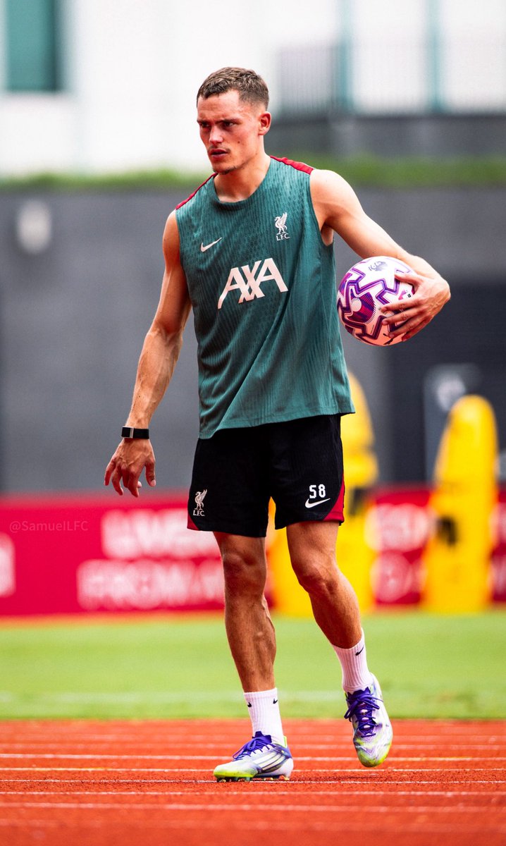 Serious baller. 🇩🇪