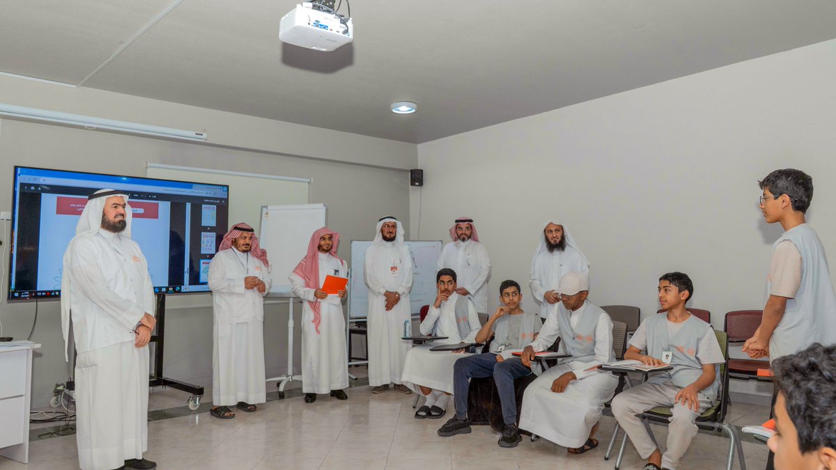 Ehsan1424's tweet photo. استضافة|
تشرّفنا بزيارة الدكتور حمد بن عبدالله الصقعبي المشرف العام على الإدارة العامة للشراكة المجتمعية بجامعة القصيم
 لمقر المعسكر العلمي الصيفي ( 2 ).
#جمعية_الإحسان https://t.co/61cn56vjhs