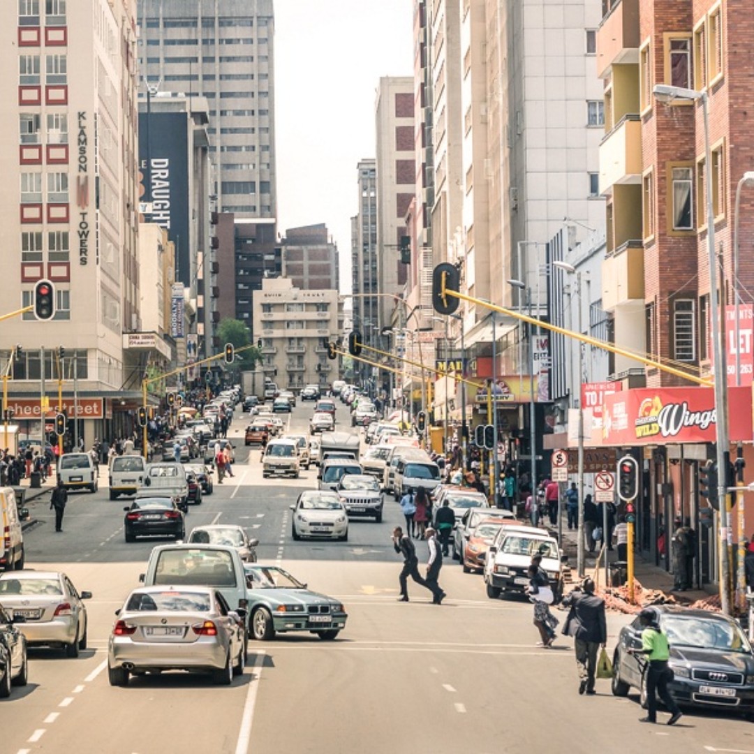 DA_GPL's tweet image. Crime Impact on Joburg CBD
Today, the DA is conducting a walkabout in Lillian Ngoyi (Bree) Street, Carlton Centre, and Small Street to speak directly with shop owners about how rising crime is destroying livelihoods.
#DA_GPL #GPCrime #JHB
Read more: ow.ly/KOwx50Wt4GO