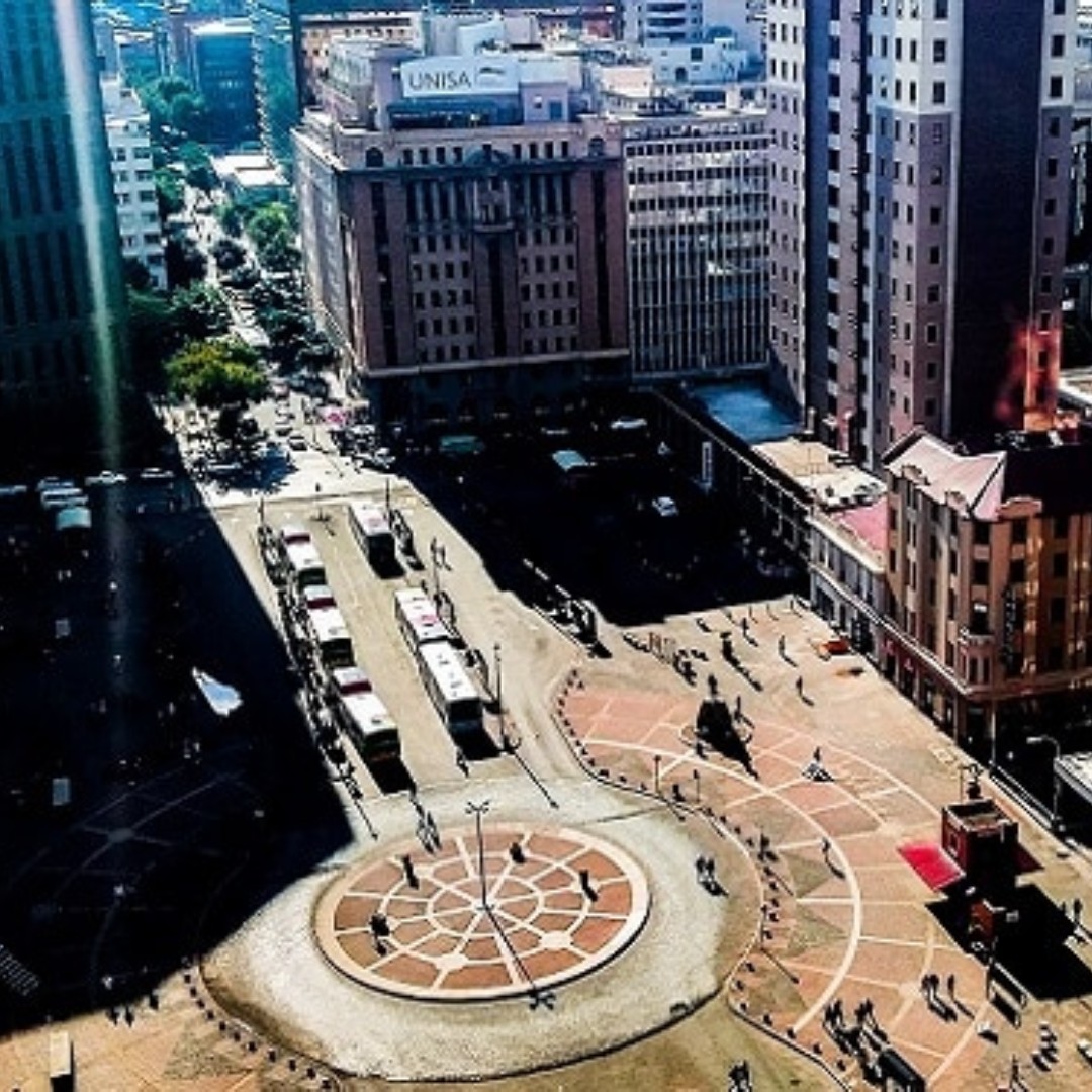 DA_GPL's tweet image. Crime Impact on Joburg CBD
Today, the DA is conducting a walkabout in Lillian Ngoyi (Bree) Street, Carlton Centre, and Small Street to speak directly with shop owners about how rising crime is destroying livelihoods.
#DA_GPL #GPCrime #JHB
Read more: ow.ly/KOwx50Wt4GO