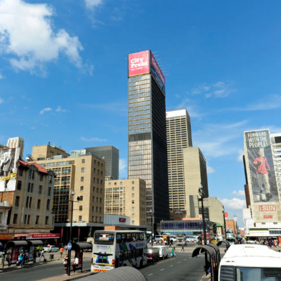 DA_GPL's tweet image. Crime Impact on Joburg CBD
Today, the DA is conducting a walkabout in Lillian Ngoyi (Bree) Street, Carlton Centre, and Small Street to speak directly with shop owners about how rising crime is destroying livelihoods.
#DA_GPL #GPCrime #JHB
Read more: ow.ly/KOwx50Wt4GO