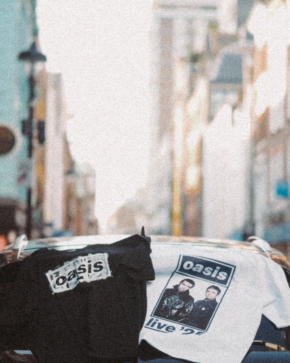 Oasis30th's tweet image. 👕Tシャツ Photo 【UKデザイン】
👕Tシャツ Logo 【UKデザイン】
大好評販売中!🔥
サイズによって完売間近のものもございます。
お見逃し無いようチェック👀✅
ご購入はこちらから🛒✨
🔗items-store.jp/oasis2025
#オアシス来日2025 #オアシス再結成 #oasislive25
