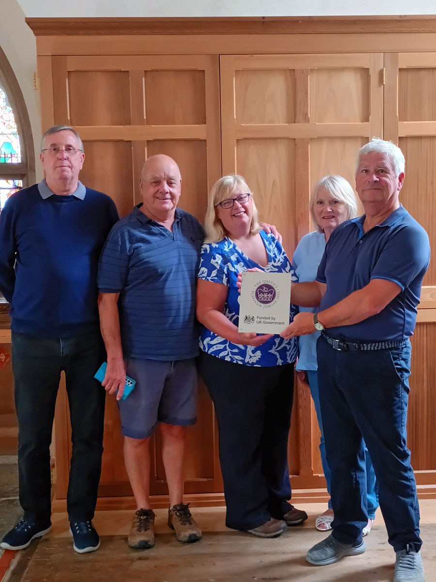 DevComsTogether's tweet image. 🥳 We love celebrating with our community buildings in #Devon Project Manager Julie presented Meshaw Church and Community Hub with their Platinum Jubilee plaque from the last funding round last week 💚They spent the funding on a bespoke pop-out kitchenette @acre_national