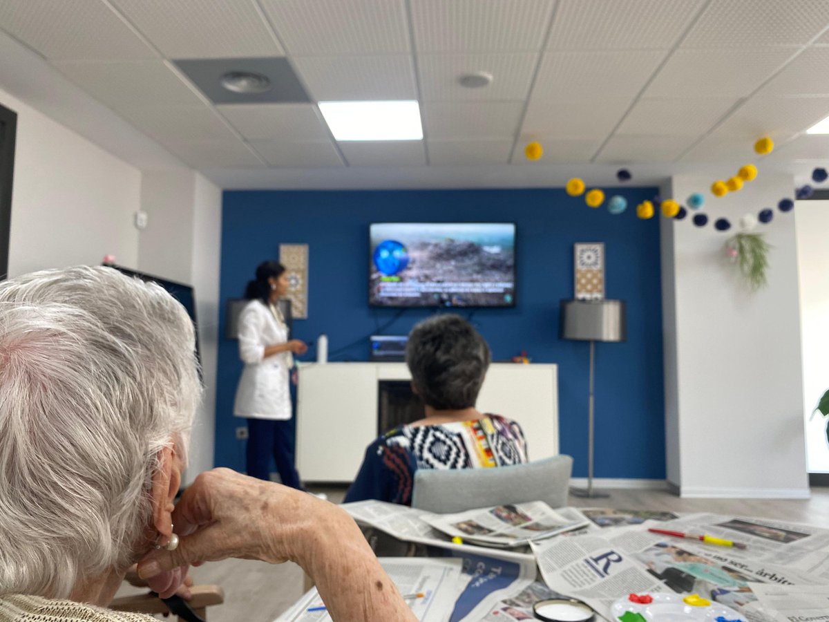 clecevitam's tweet photo. ♻️ Fomentar el #reciclaje y concienciar sobre el impacto negativo que tiene el plástico sobre el #medioambiente fue el objetivo de la charla a la que asistieron las personas usuarias de nuestro centro en Lérida, @ResidPonent, hace unas semanas. 👇 https://t.co/r9MQBX72Ay