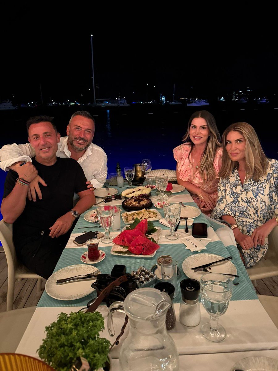 ertemsener's tweet image. Harika bir akşam yemeğiydi sevgili abim, dostum Mustafa Sandal @mustinetnet ve değerli eşi Melis Sandal ile…
Bazı insanlar sadece sesleriyle değil, varlıklarıyla da hayatınıza anlam katarlar.
Üniversite yıllarımdan bu yana, duruşuyla, tarzıyla ve kuşkusuz o muhteşem sesiyle…