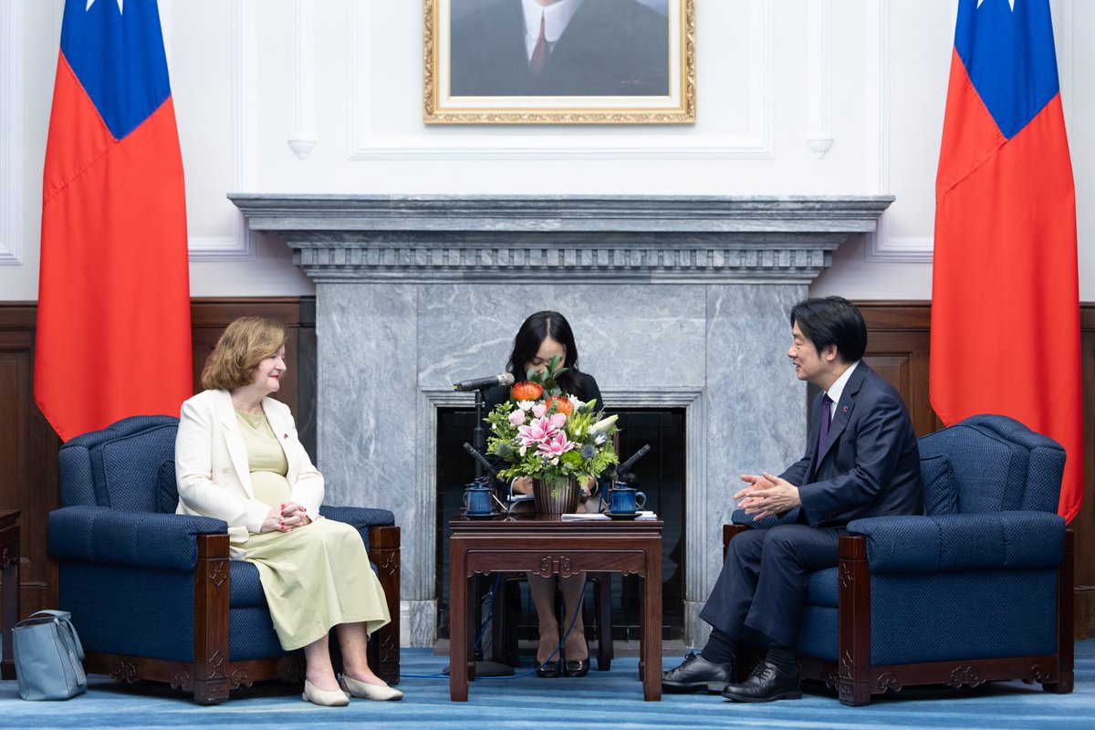 ChingteLai's tweet image. Great to sit down with Chair @NathalieLoiseau & members of the @europarl Democracy Shield 🛡️ committee. By sharing what works in cybersecurity, media literacy, & societal resilience, #Taiwan & #Europe can thwart novel, hybrid threats to our shared values & freedom.