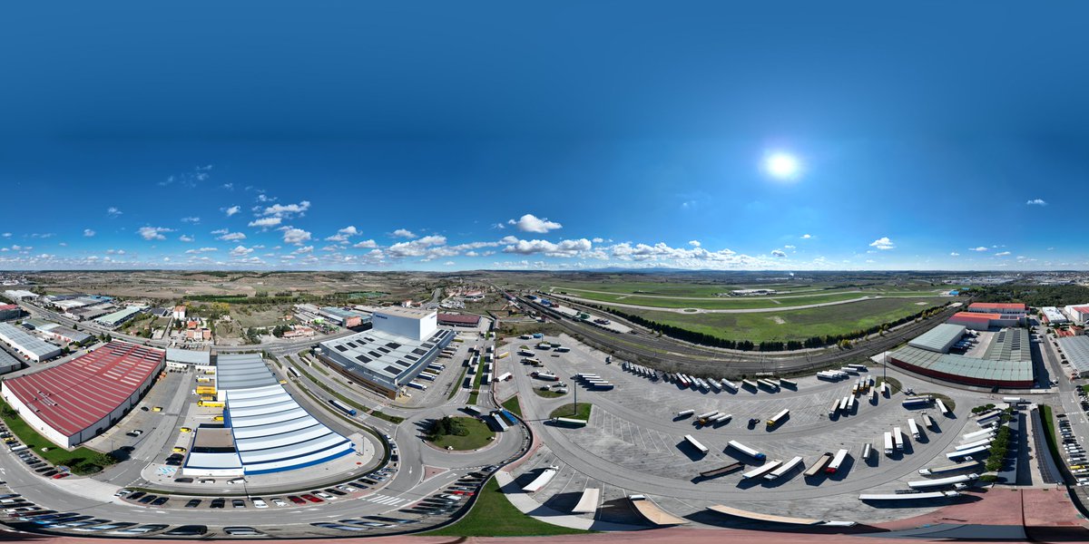 CT_Burgos's tweet image. 🌍 Así se ve el corazón logístico del norte peninsular.

📸 Imagen 360º de CT Burgos:
🚛 +300 plazas para camiones
🚉 Conexión ferroviaria✈️ Junto al aeropuerto
🔗 Nodo clave de la logística e industria del norte peninsular

#CTBurgos #PuertoSeco #LogísticaMultimodal