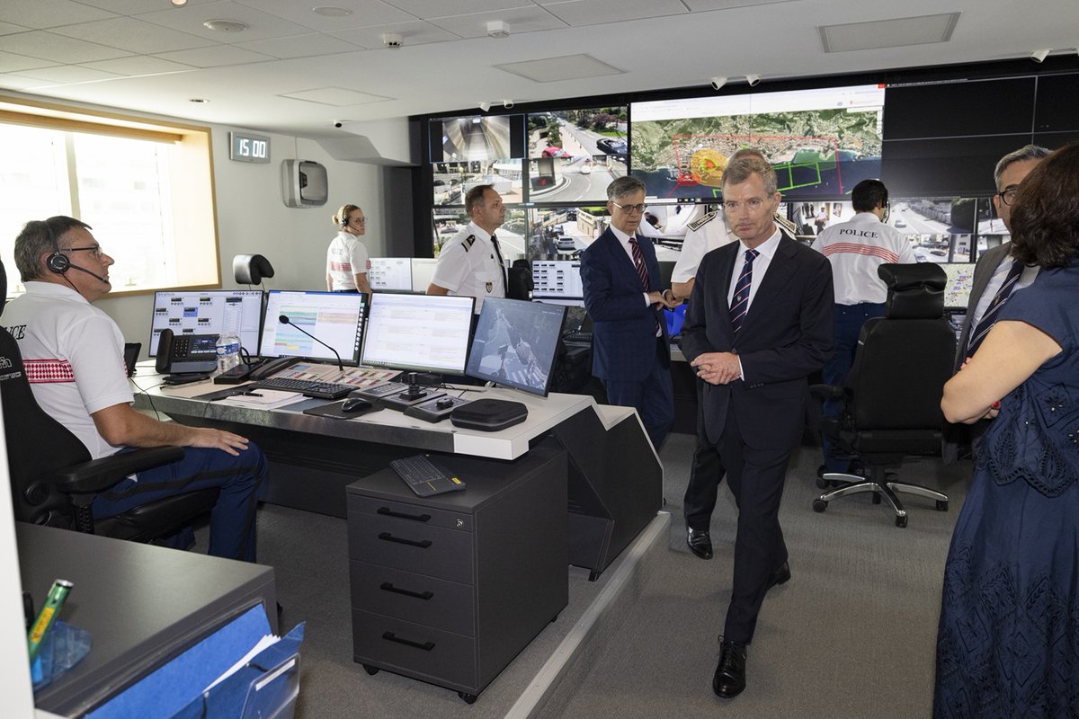 GvtMonaco's tweet image. S.E. M. Christophe MIRMAND, Ministre d’État, visite la Sûreté publique
Lundi 21 juillet 2025, après avoir prêté serment devant S.A.S. le Prince Souverain, Son Excellence Monsieur Christophe MIRMAND, nouveau Ministre d’État de la Principauté de Monaco, a effectué ses premières…
