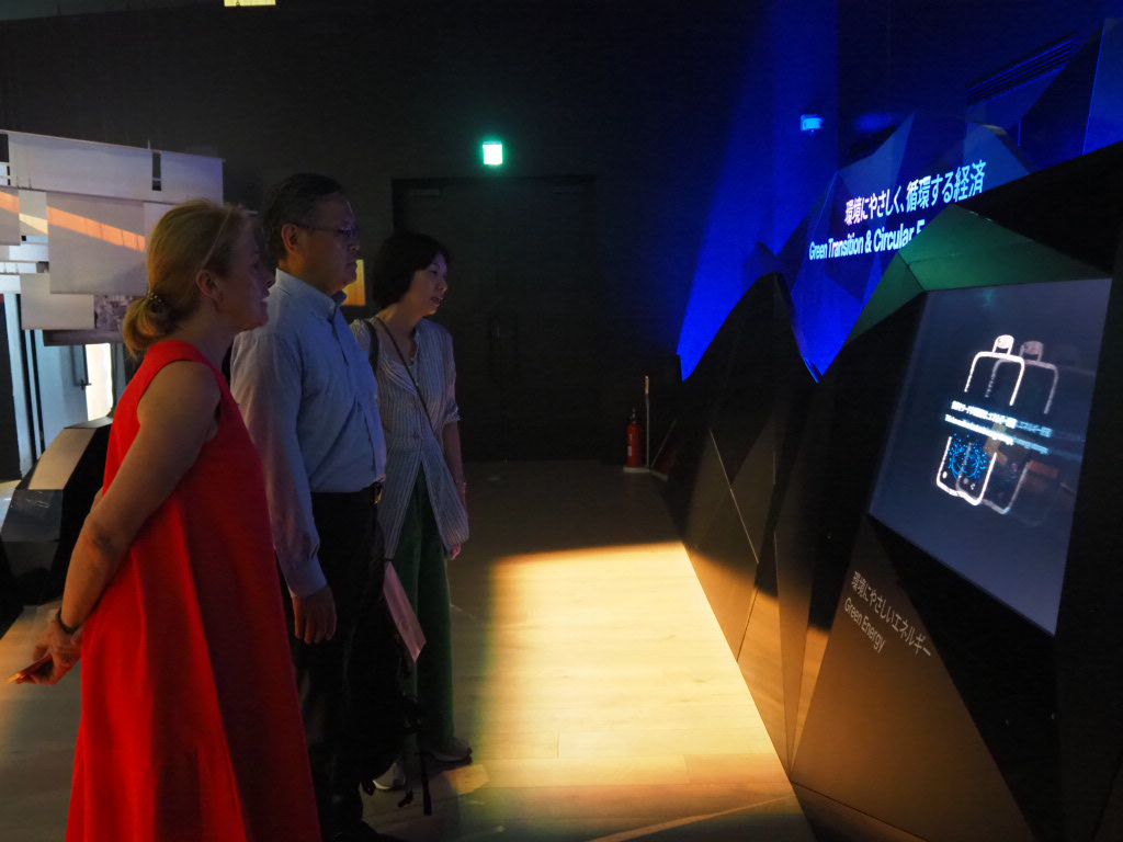 nordicexpo2025's tweet image. ✨杉山明 駐ノルウェー日本国大使が、北欧パビリオンにご来場くださいました ✨ 🇳🇴
Chief Project DirectorのLena Abrahamsson Lundがご案内し、パビリオン建設の背景、5カ国の共同コンセプト、日々のイベントや来場者の反応などをご紹介🙌…