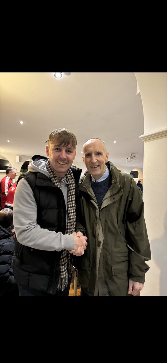 JTWXMAFC's tweet image. RIP JOEY JONES!
I was lucky enough to have played for you and also to know you as a person and I’ll be forever grateful of that!
Grown up watching you raise your fist to us week in week out on the kop, your passion for Wrexham was special! A true legend! Love you Joey ❤️