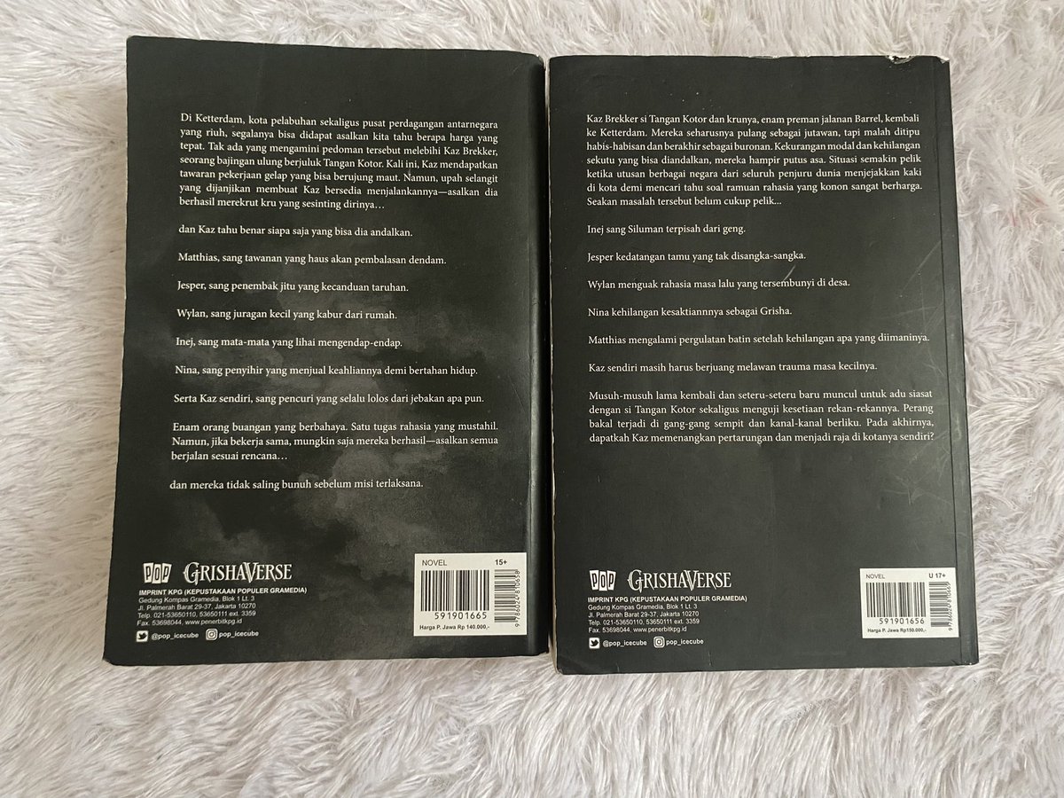 NatsukiFISIP's tweet photo. wts novel six of crows dan crooked kingdom duology bahasa indonesia #zonauang #zonaba #preloved #prelovedbuku 

⚠️ DEFECT DITUNJUKKAN DI VIDEO, kalau kurang jelas boleh dm aja 
🍊 available oren
- all ori, warna kertas 100% dari pembelian di gramedia
- dom bekasi https://t.co/q777wmFOcp