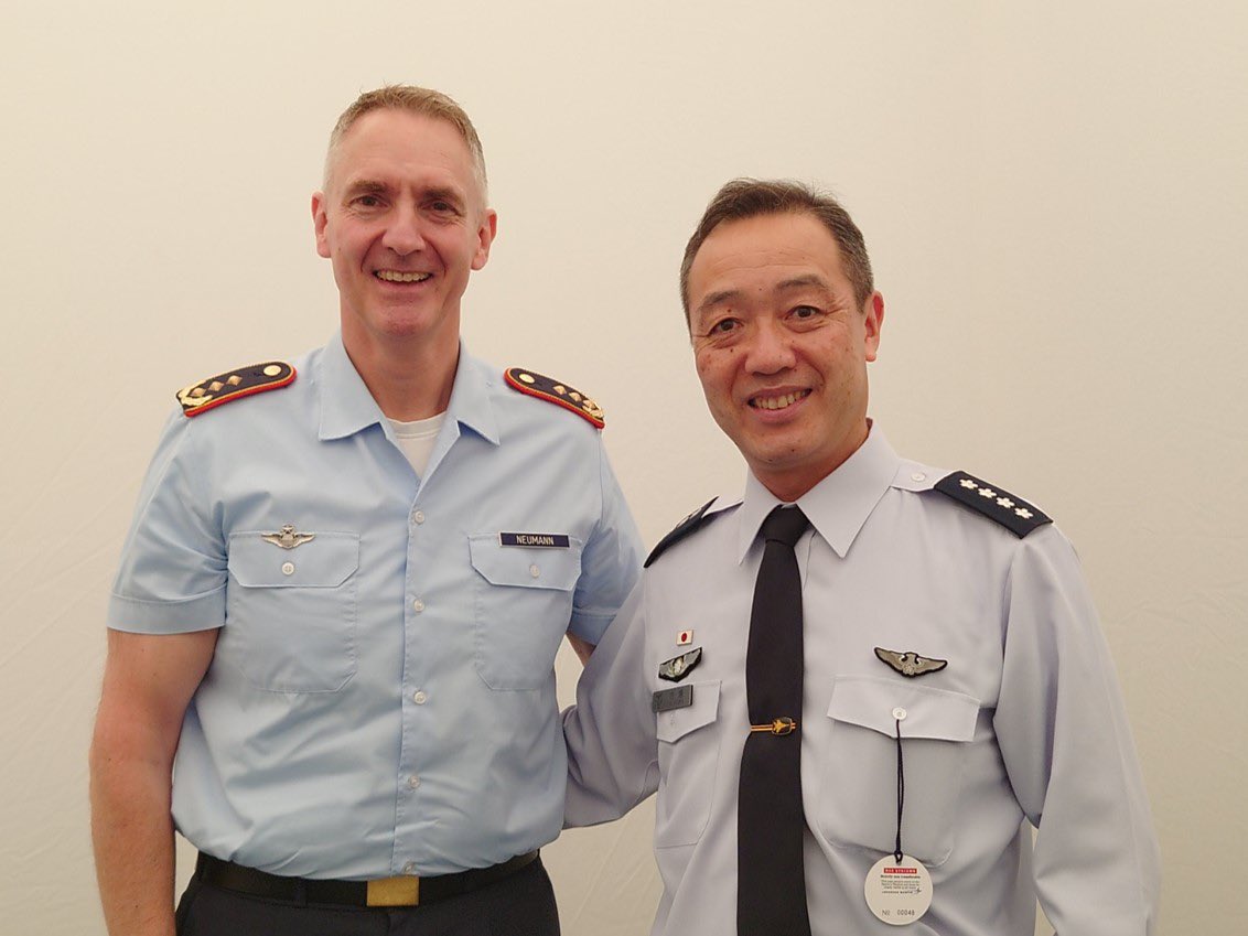 JASDF_PAO's tweet image. #内倉空幕長 は英国🇬🇧における国際航空宇宙軍参謀長等会議に参加し、 #RIAT25 を視察しました。
#空自 は今後も「欧州・大西洋及びインド太平洋の安全保障が相互に連関している」との認識の下、各国との防衛協力・交流に取り組んでまいります。🇯🇵🤝🇬🇧