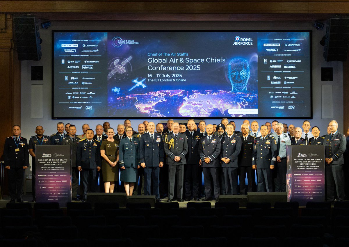 JASDF_PAO's tweet image. #内倉空幕長 は英国🇬🇧における国際航空宇宙軍参謀長等会議に参加し、 #RIAT25 を視察しました。
#空自 は今後も「欧州・大西洋及びインド太平洋の安全保障が相互に連関している」との認識の下、各国との防衛協力・交流に取り組んでまいります。🇯🇵🤝🇬🇧