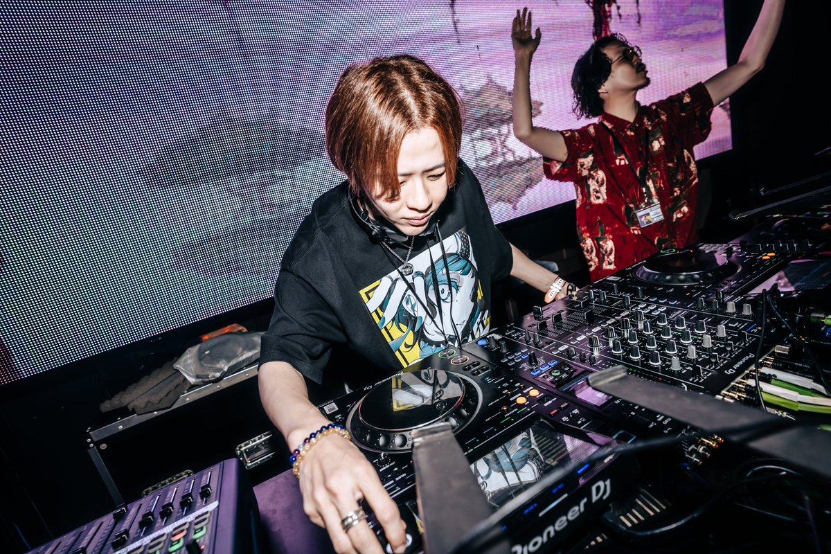 yabakyuuuu's tweet image. ◤◢◤📸photo up📸◢◤◢

07/20 at LAGOON HIROSHIMA
HIROSHIMA ANIME SONG DJ PARTY
「やばきゅーぶ」

イベントの最高の熱量フォトをup❗️
ぜひ写真見返しながら余韻感じてください⚡️
#やばきゅーぶ #やばきゅ

photo by .
@momoyama_cf
photos.app.goo.gl/2jNr8mQhma3tUR…