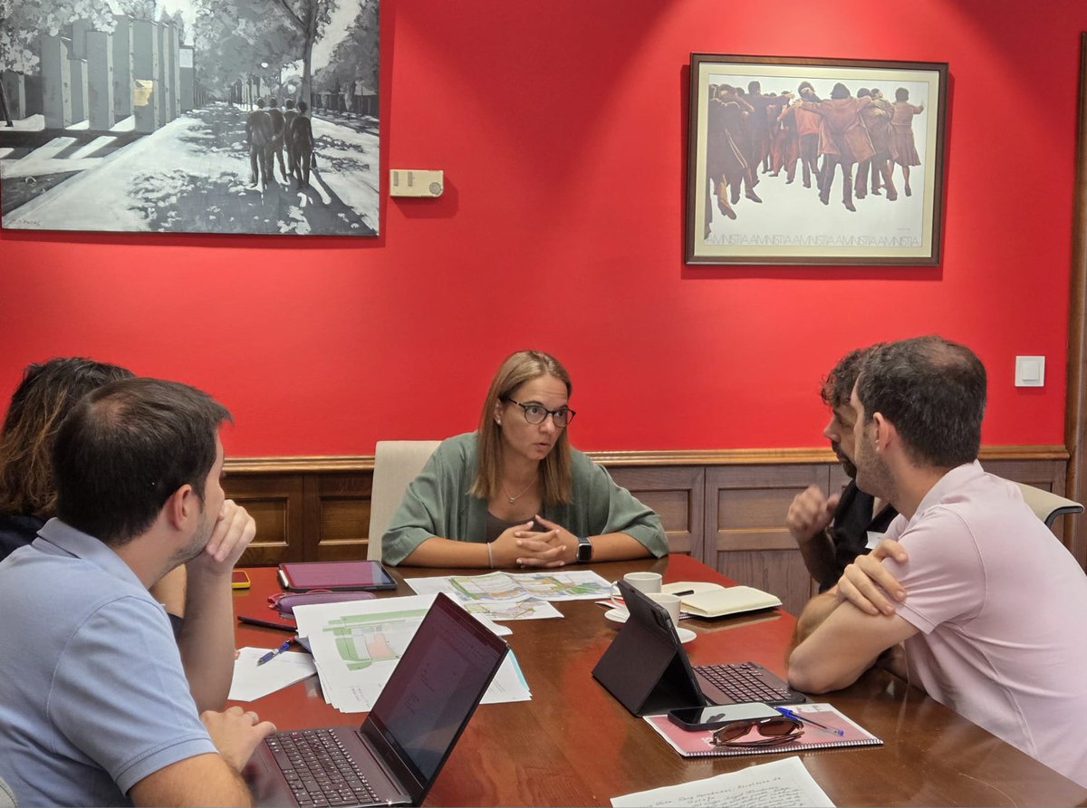 aytogetafe's tweet image. Reunión con @FRAVM para trabajar conjuntamente en el bienestar de los vecinos de #Getafe y de sus representantes a través de las asociaciones de los barrios.
