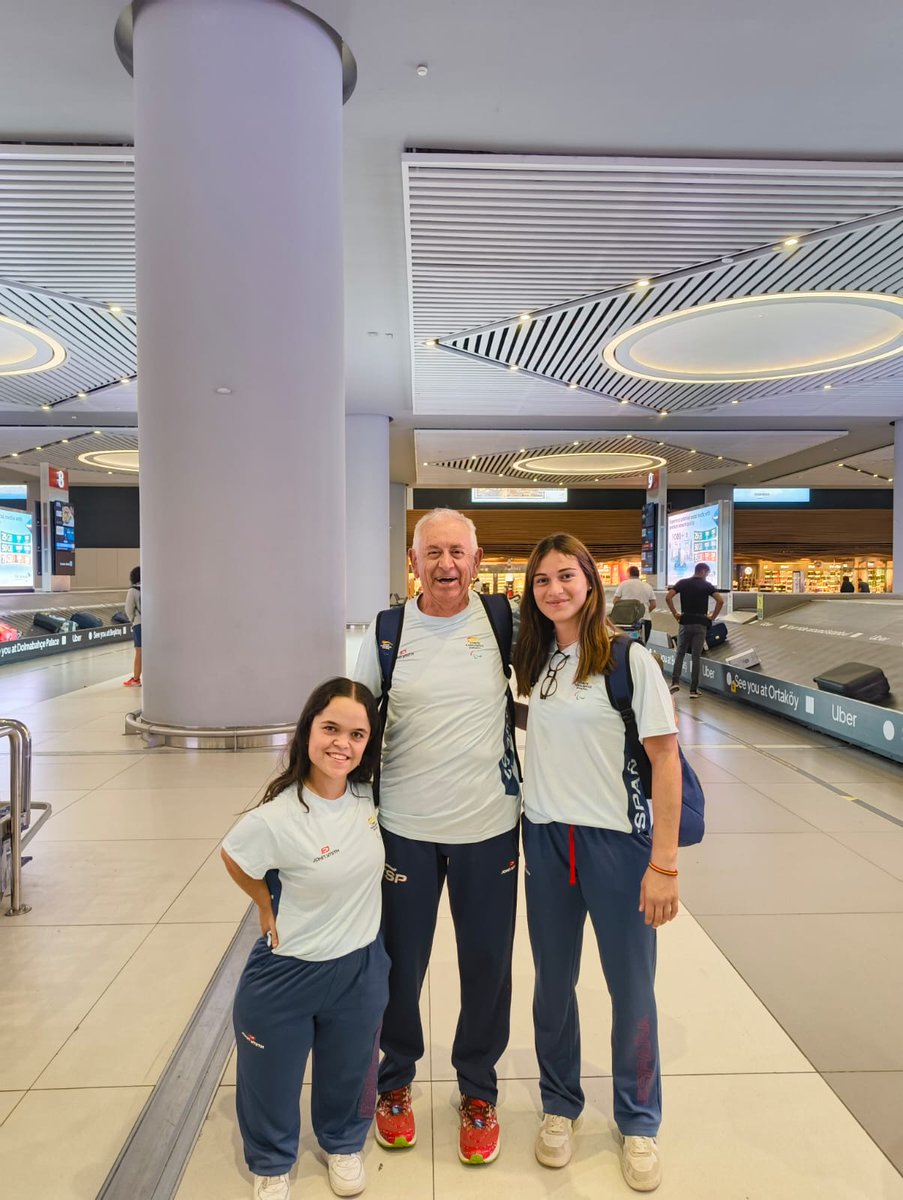 Nuestras atletas Elena Latre y Jimena Hernández ya están en Estambul (Turquía 🇹🇷) para participar en los Juegos Europeos de la Juventud del Deporte Paralímpico EPYG
🏃‍♀️🏃‍♂️
#athletics #parathletics #EPYG