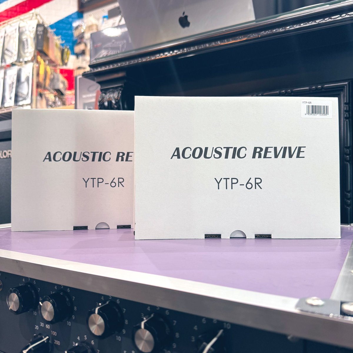 SmithsDigital's tweet image. 🍣本日の商品入荷情報のご案内2️⃣🍣
🇯🇵『ACOUSTIC REVIVE』の超ハイ CP 電源 BOX🔌【YTP-6R】が入荷致しましたよ🫶💛
⚡️オーディオグレードコンセント&インレットを採用されており、最も導通特性に優れたテフロン絶縁 PC-TripleC…