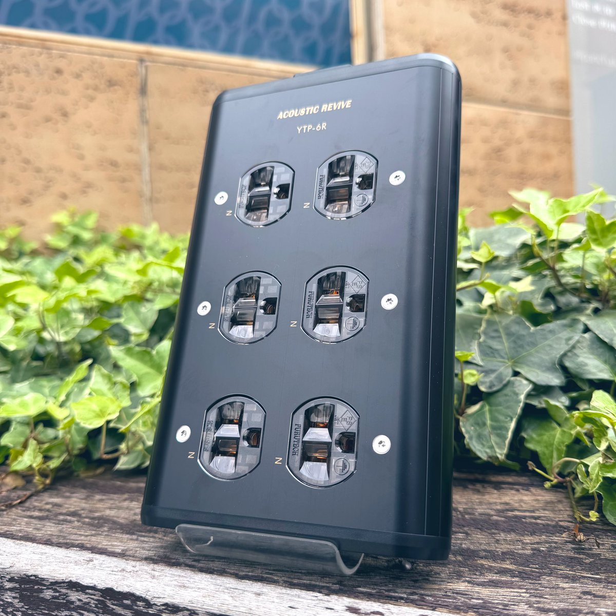 SmithsDigital's tweet image. 🍣本日の商品入荷情報のご案内2️⃣🍣
🇯🇵『ACOUSTIC REVIVE』の超ハイ CP 電源 BOX🔌【YTP-6R】が入荷致しましたよ🫶💛
⚡️オーディオグレードコンセント&インレットを採用されており、最も導通特性に優れたテフロン絶縁 PC-TripleC…