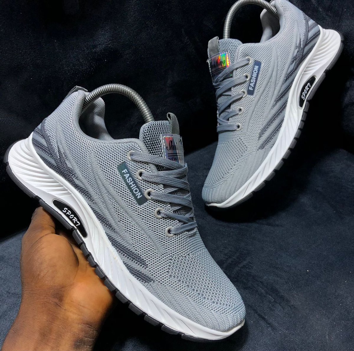 Labomcolectible's tweet image. High quality sport sneakers for men
Size 41-46
🏷️15,000 naira
📍Lagos with nationwide delivery