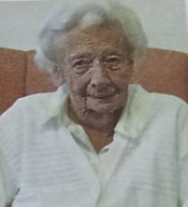 historyofTHFC's tweet image. Happy Heavenly 105th birthday to Barbara Wallace.
Barbara joined the administrative side of the club in around 1959 and 2 years later provided the blue and white ribbons that were attached to the FA Cup lifted by Danny Blanchflower at Wembley.
This continued a family…