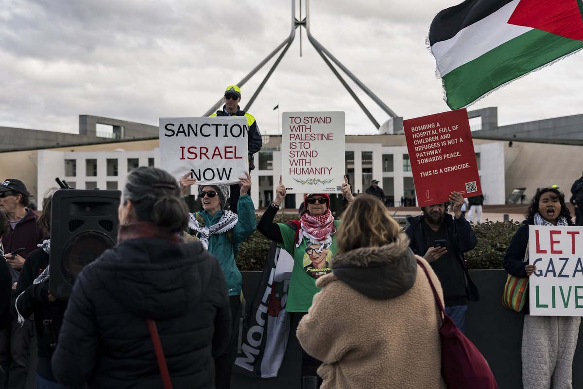 MattH093's tweet image. Protesters march on Parliament House, as anti genocide activists infiltrate and it down, disrupting the opening day of the new Parliamentary term.
(Images copyright ©️ me.)