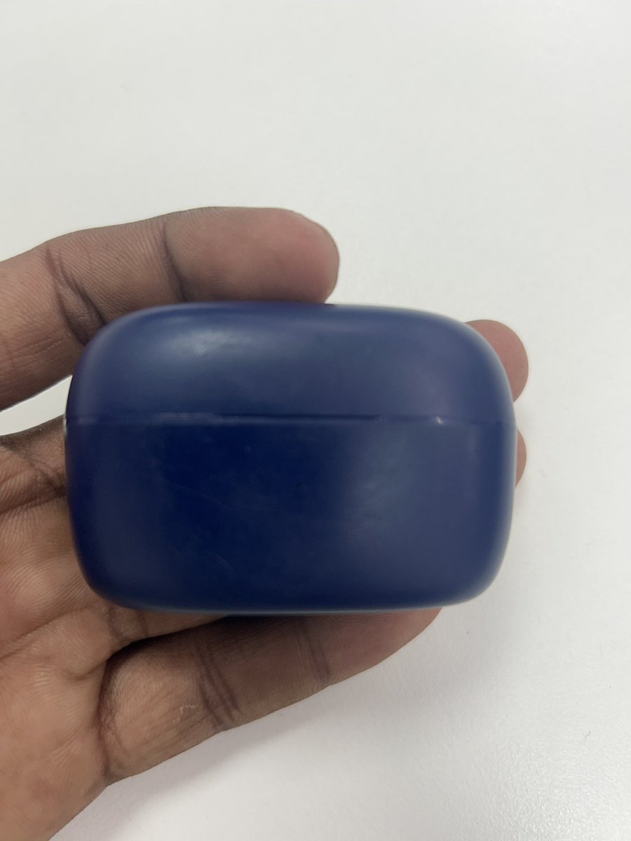 okrahulsharma's tweet photo. @RockWithboAt 

Dear sir I go to your service center and they repair my buds again and again and again the buds get damaged and my time is wasted plz help one time 

My budds down only in 2 hour https://t.co/1SH2meM8Vn