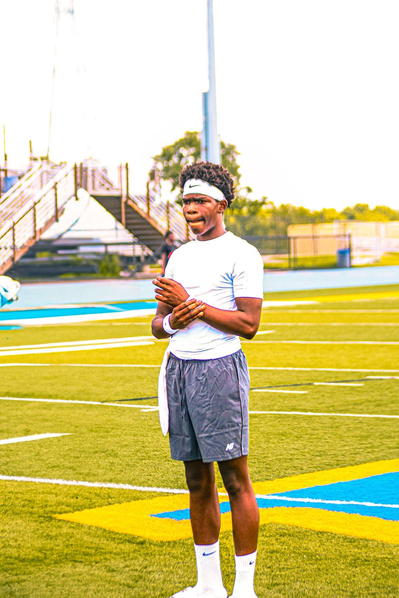 DJ_SCOTT15110's tweet image. elevating my game, one play at a time 🤧⏳
#staysleep
@wpialsportsnews @210ths @Coach_QWilson @GregoryVella1 @KeyPlayerNation @ScottC_Scout @ShaneBurnham52 @END2008 @PickSixPreviews @BallCoachHP