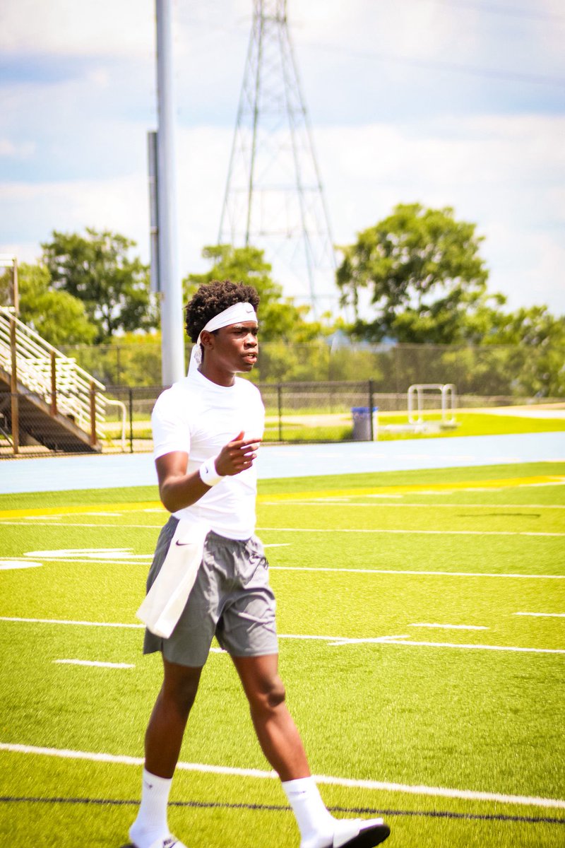 DJ_SCOTT15110's tweet image. elevating my game, one play at a time 🤧⏳
#staysleep
@wpialsportsnews @210ths @Coach_QWilson @GregoryVella1 @KeyPlayerNation @ScottC_Scout @ShaneBurnham52 @END2008 @PickSixPreviews @BallCoachHP