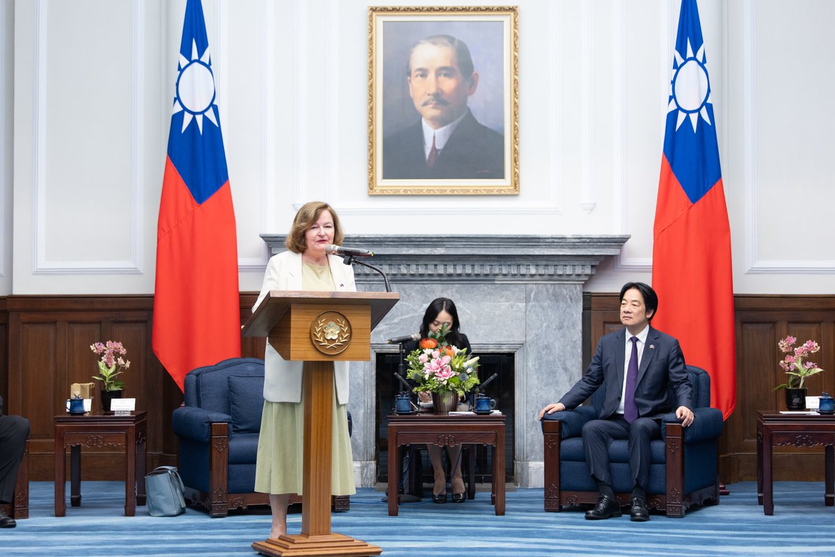 EP_Democracy's tweet image. In today’s @EP_Democracy visit to Taiwan, the delegation met President @ChingteLai .
MEPs reaffirmed joint commitment to strengthening societal resilience against shared threats to democracy. Democracy and freedom remain the cornerstone of the EU-Taiwan friendship.