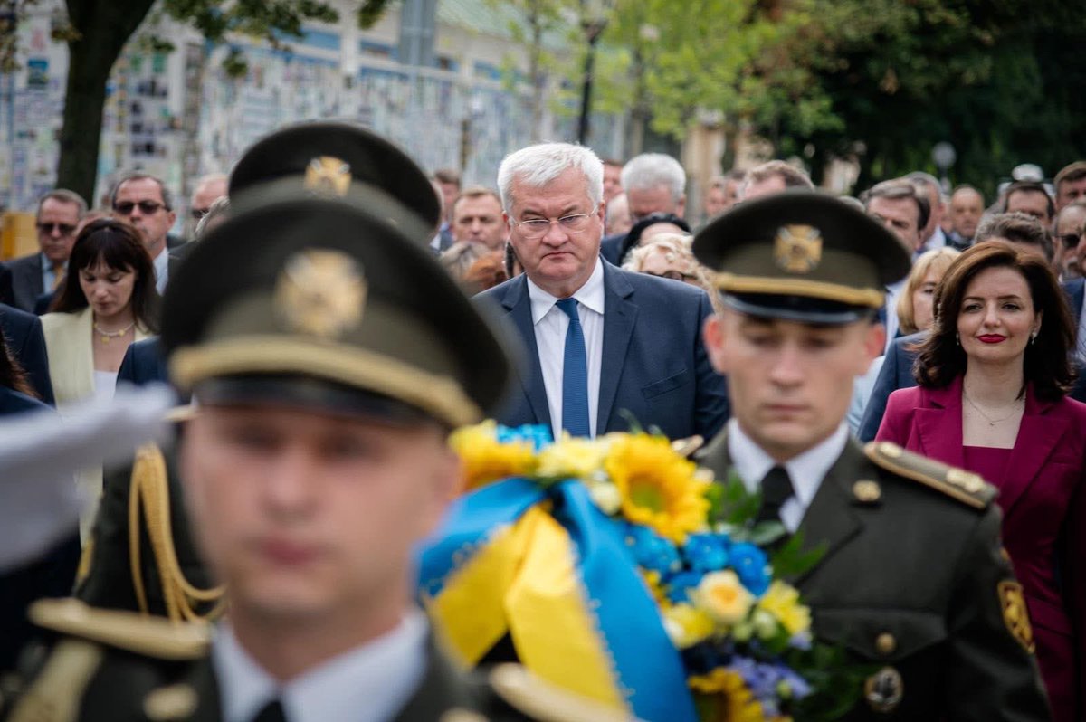 AndriiYurash's tweet image. Нарада послів заЛідерства Міністра закорд.справ @andrii_sybiha та участі През-та Володимира @ZelenskyyUa -не просто формальний саміт:це знакова подія,яка визначає пріоритети&дає відчуття корпоративної єдності,без якого неможлива злагоджена праця іДосягнення якнайамбітніших цілей