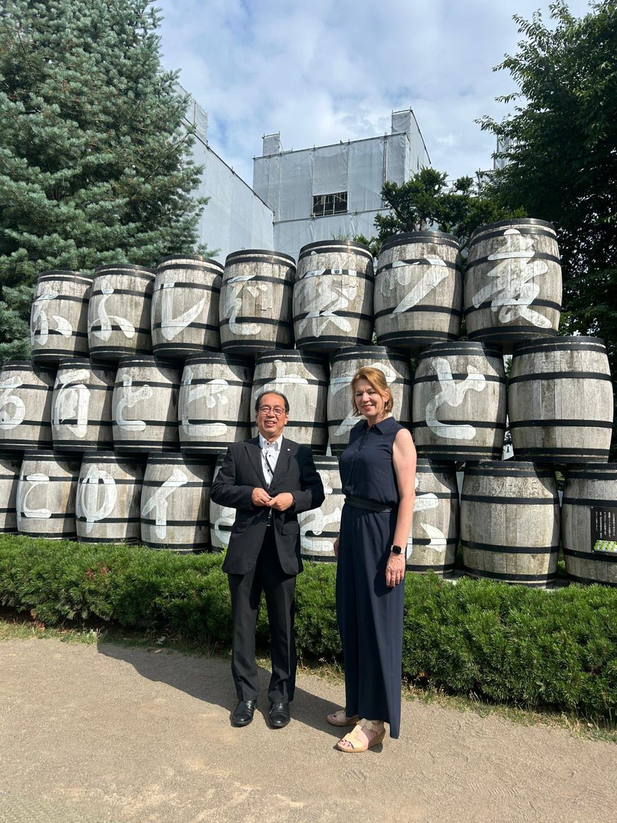 GermanAmbJapan's tweet image. ビールと言えばドイツ、そして札幌!
サッポロビール博物館では、日独ビール外交が早くも1876年に醸成開始していたことを目の当たりにしました。直々にご案内くださった半田館長に感謝します。#Prost #Kanpai