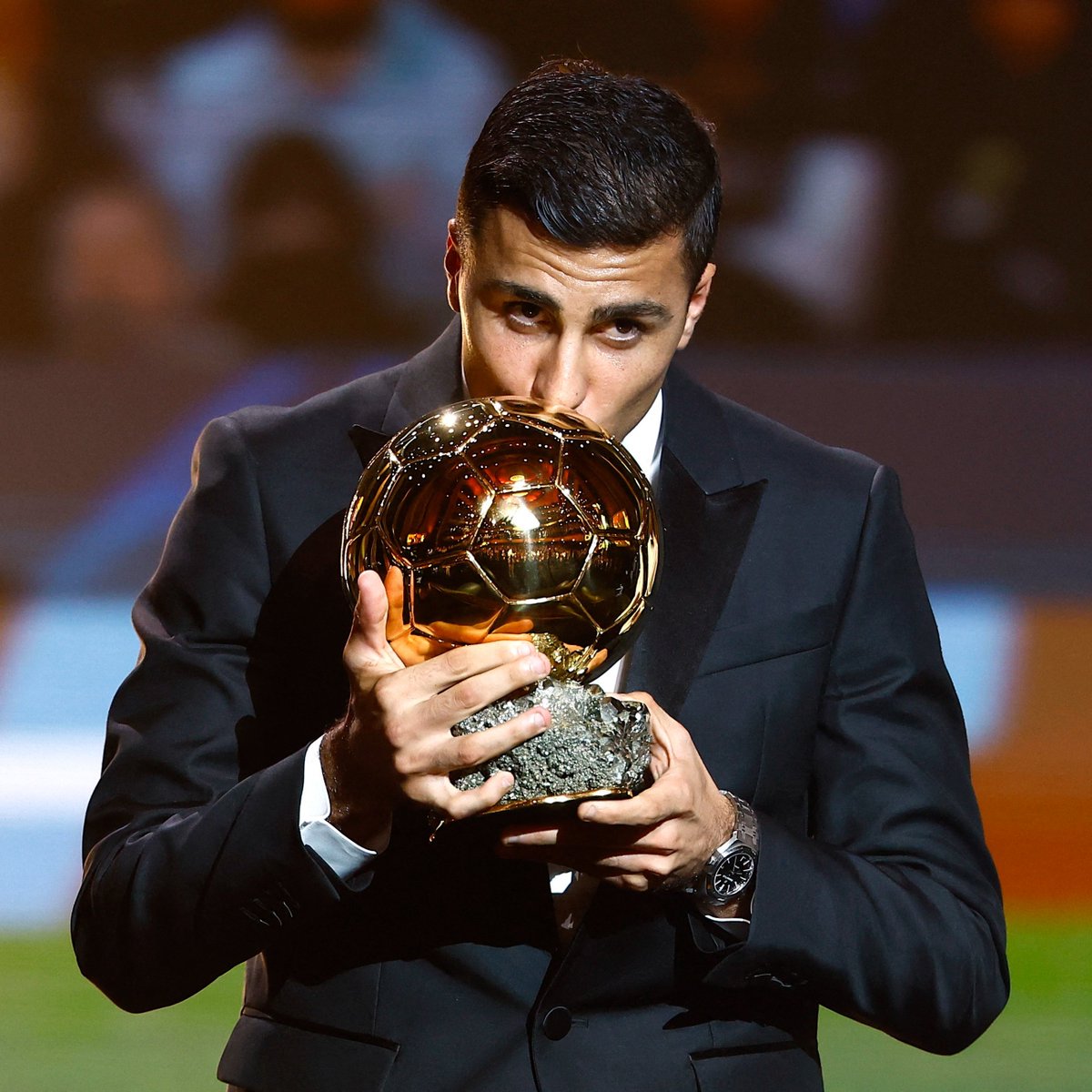 TransfersLlVE's tweet image. Real Madrid are targeting Rodri as their next midfield leader, either this summer or in 2026.
They’re prepared to offer €100M to try and tempt Manchester City into a sale.