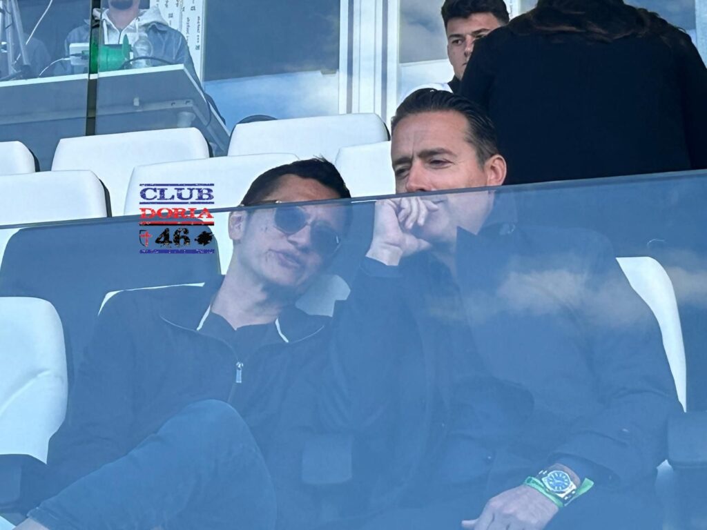 ZZiliani's tweet image. Oggi la Samp dei boss venuti dai paradisi fiscali va in ritiro: a guidarla c'è il Ceo danese Fredberg, quello che al Viborg tesserò il bomber fantasma Verhagen poi finito in galera
L'incredibile storia dell'impostore che si fece assumere dal dirigente danese oggi alla Samp…