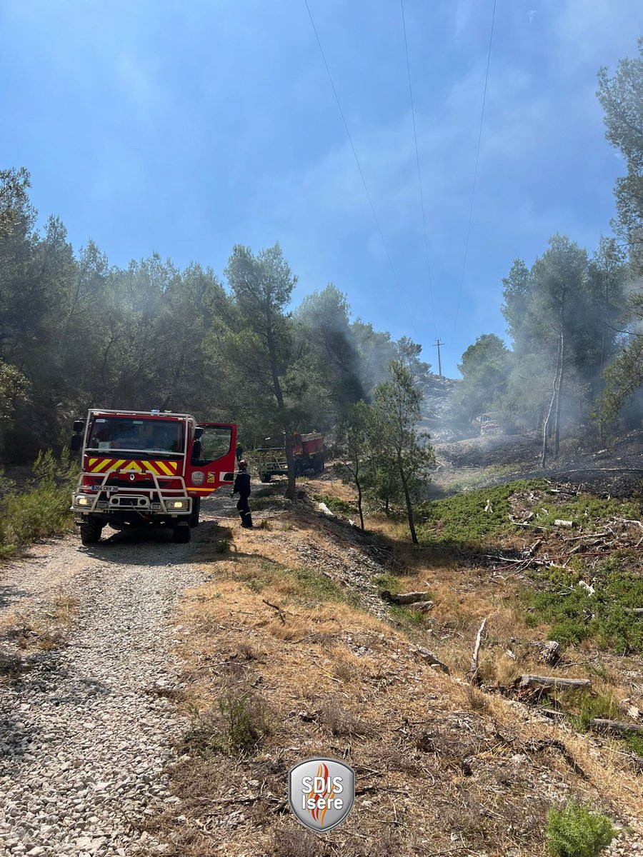 Sapeurs-pompiers de l'Isère - SDIS38 (@sdis38) on Twitter photo #FeudeForêt 🔥🌳| Le GIFF 38 et le commandement de la colonne Charlie Sud-Est sont rentrés dimanche en Isère, après 2 jours et 1 nuit d’engagement sur le feu de Martigues (13).
➡️ Lisières actives et reprises traitées malgré une météo défavorable
🔥245 Ha parcourus #FeudeForêt 🔥🌳| Le GIFF 38 et le commandement de la colonne Charlie Sud-Est sont rentrés dimanche en Isère, après 2 jours et 1 nuit d’engagement sur le feu de Martigues (13).
➡️ Lisières actives et reprises traitées malgré une météo défavorable
🔥245 Ha parcourus