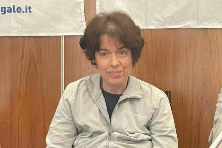 ultimoranet's tweet image. Suicidio assistito in casa, morta la giornalista perugina 50enne Laura Santi. Affetta da una forma progressiva e avanzata di sclerosi multipla, si è autosomministrata un farmaco letale. Accanto a lei, suo marito Stefano, che le è sempre stato vicino @ultimoranet
👉 Lettera di…