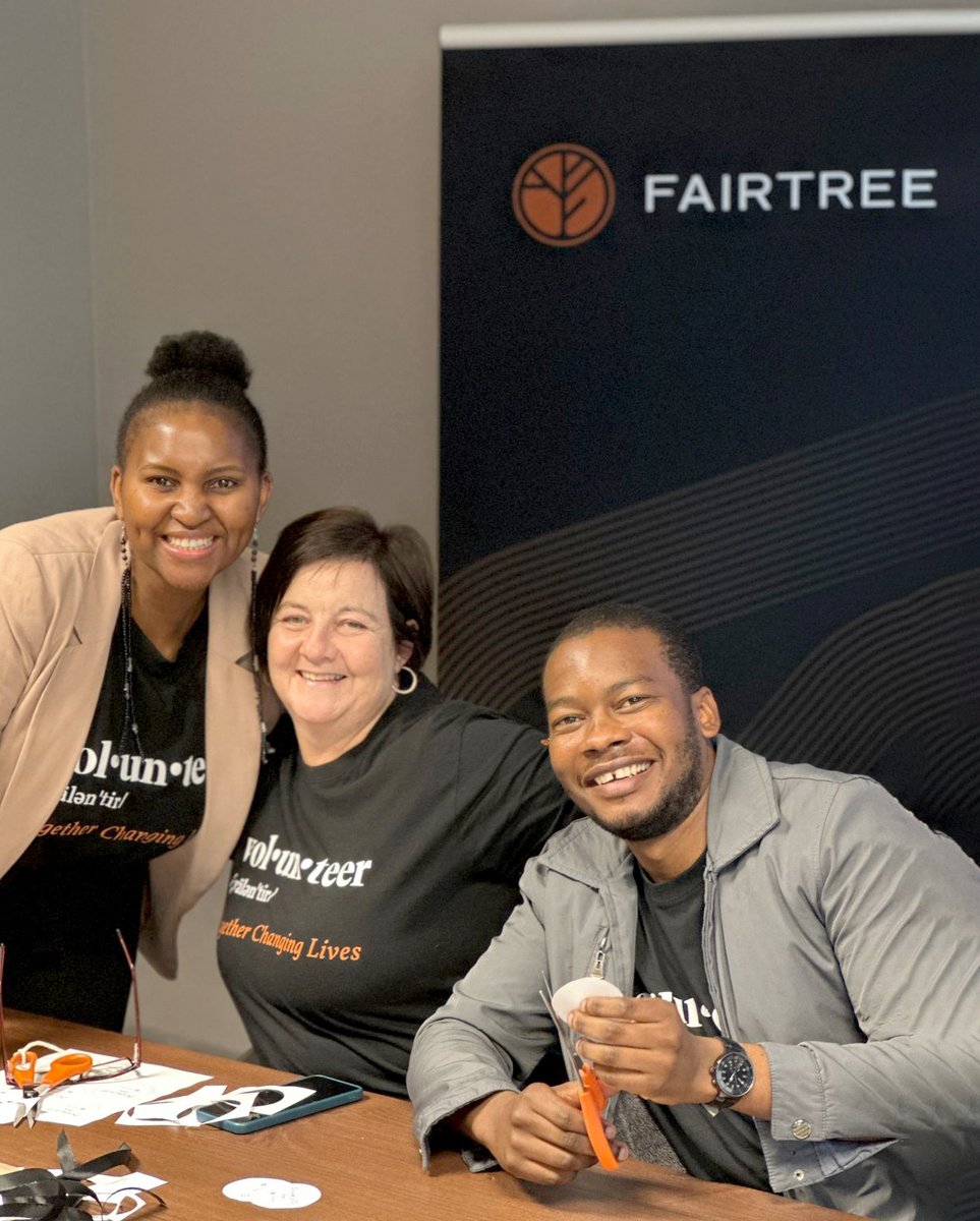 FairtreeGroup's tweet image. On Mandela Day, #Fairtree volunteers came together to honour Madiba’s legacy with action and heart and packed goodie bags in support of two of our Impact Partners: The Carel du Toit Centre and Kin Culture.
Together, we turned 67 minutes into something much more lasting.
