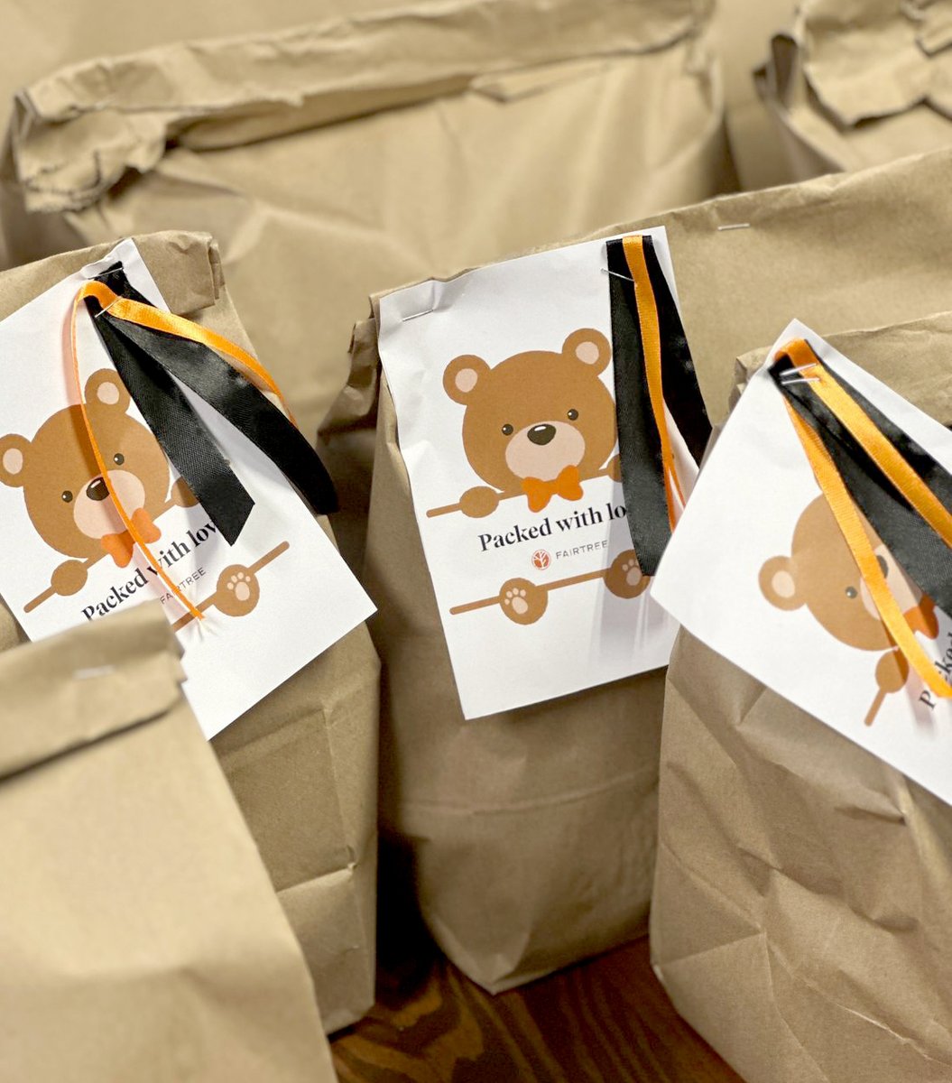 FairtreeGroup's tweet image. On Mandela Day, #Fairtree volunteers came together to honour Madiba’s legacy with action and heart and packed goodie bags in support of two of our Impact Partners: The Carel du Toit Centre and Kin Culture.
Together, we turned 67 minutes into something much more lasting.