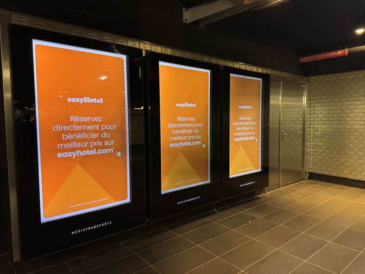 easyHotel’s latest campaign is live across Paris metro and RER stations, promoting affordable European stays and booking direct for the best price. Keep an eye out at Châtelet, Opéra, République, Bastille, CDG and Aubervilliers 🇫🇷🧡

#easyHotel #easyGroup