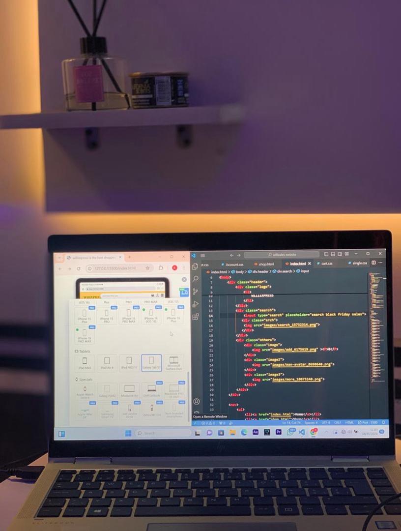 Michael04_06's tweet image. Just Another Day in the Dev World 👨💻HTML on the right, responsive preview on the left — let’s build something beautiful. #DeveloperMode #CodeCrip #UIUX