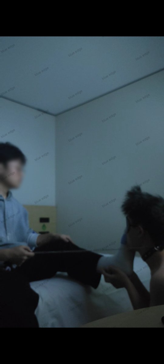 把脚放你脸上看电视好不好😎
#生活化 #玩奴