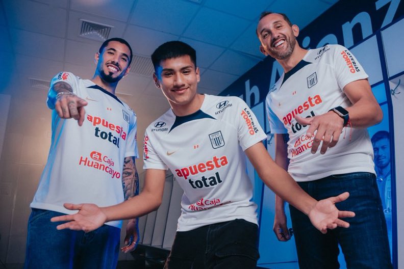 🇵🇪 | Alianza Lima, beyaz formasını tanıttı.

#AlianzaLima