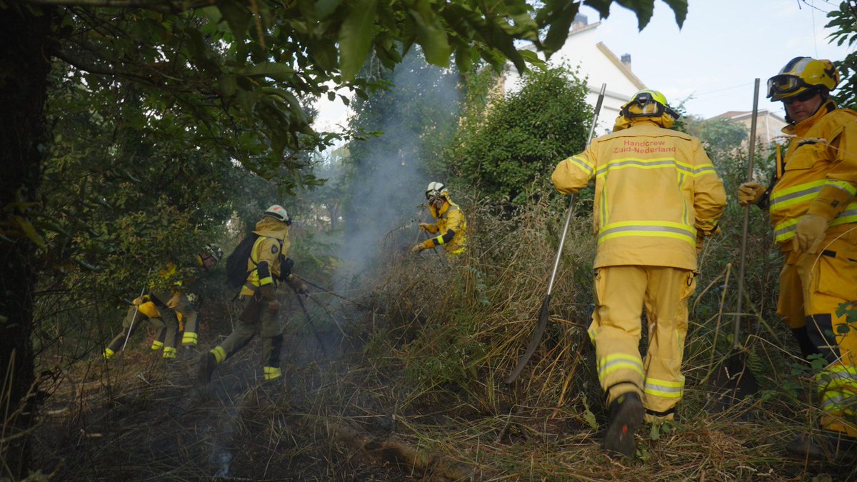 eu_echo's tweet image. As wildfire risk remains high across Europe, a dedicated team of Dutch firefighters is strategically prepositioned in Galicia, Spain, via the #EUCivilProtection Mechanism.
They ensure a swift and efficient response alongside local Spanish teams in case a fire breaks out.
🇳🇱🤝🇪🇸