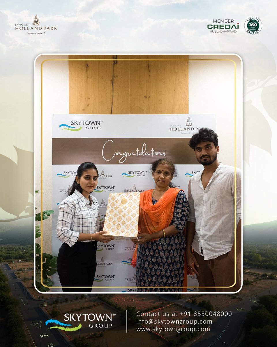 infoskytown27's tweet image. From paper to property, Mr. Ankith S has officially become part of the SKYTOWN family. Holland Park welcomes you!
.
.
#skytownhollandpark #hublihomes #propertyhandover 
#clientachievement #newlandowner #futurecommunity