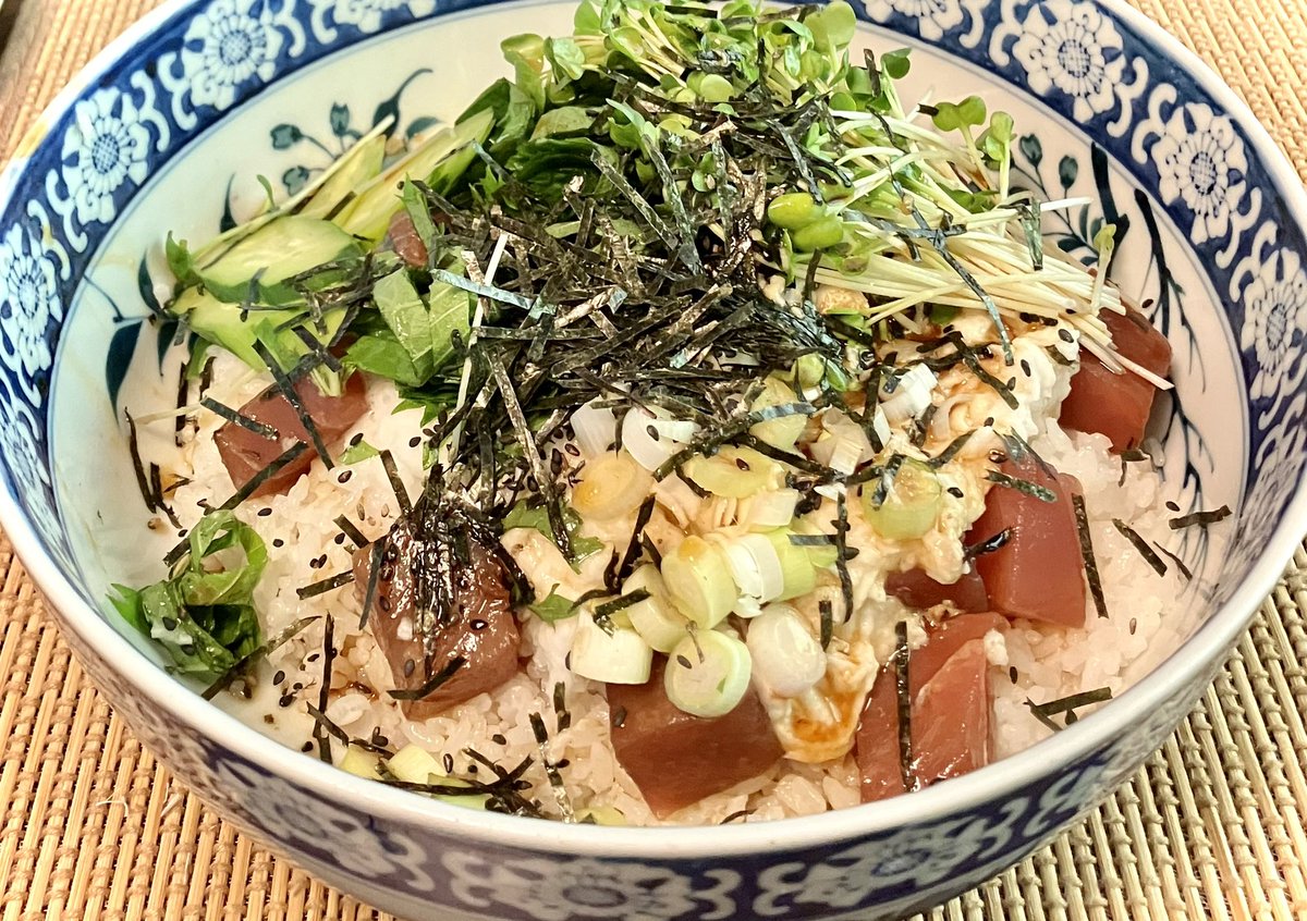 mmako111's tweet image. #おうちごはん 

マグロの山かけ丼